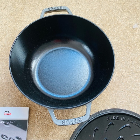 Staub new #24 3.75-Qt Lily Lid Dark Blue - Picture 7 of 13